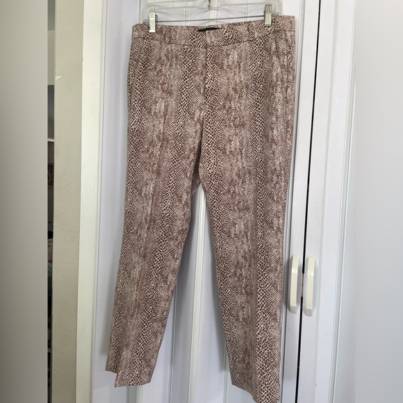 Banana republic elegant pants tan snake print size 8 - Picture 2 of 5